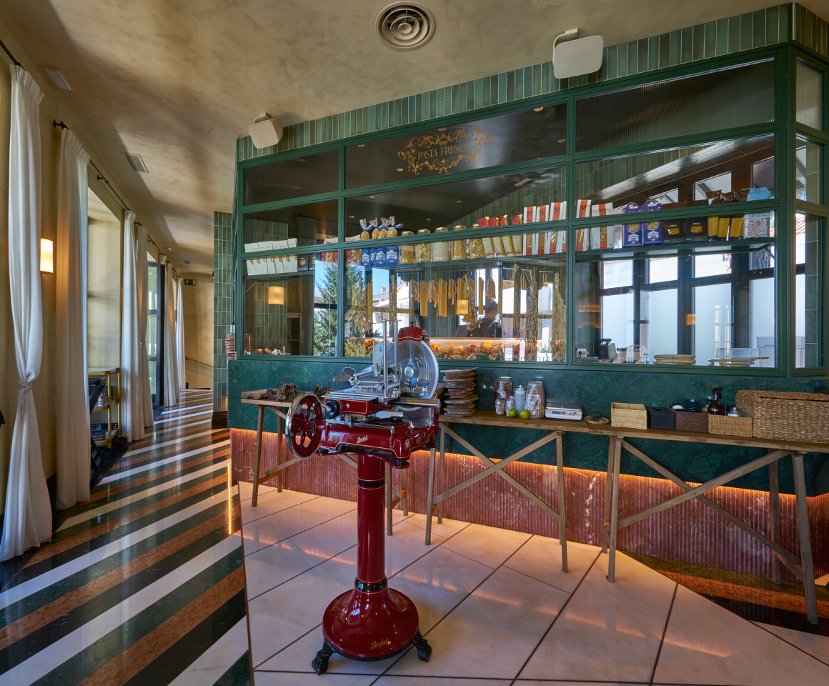 Diseño interior del restaurante Alelí de Dani García en Marbella