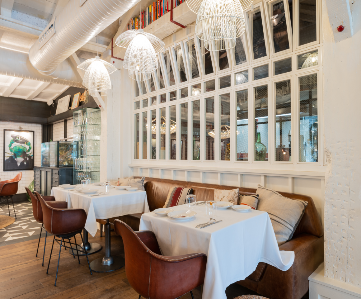 Zona interior del restaurante Lobito de Mar en Marbella, por Sixfold